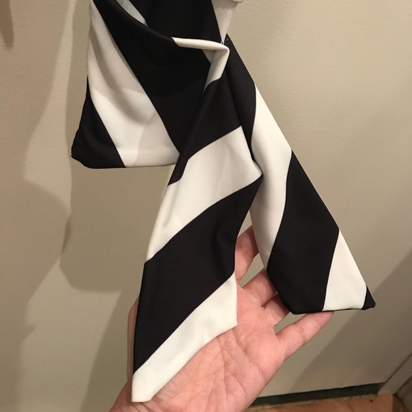 Topshop Black White Cropped Stripe Top NWT 24 xs/s - Picture 6 of 8